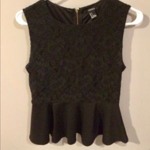 5 for $25💄 Forever 21 Lace peplum top